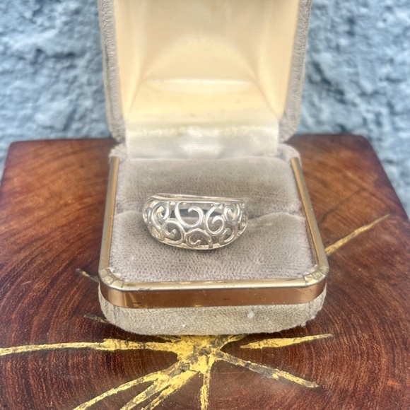 Sterling Silver Dome Band In size 6 3/4 Filigree Swirl Ring - Picture 3 of 10